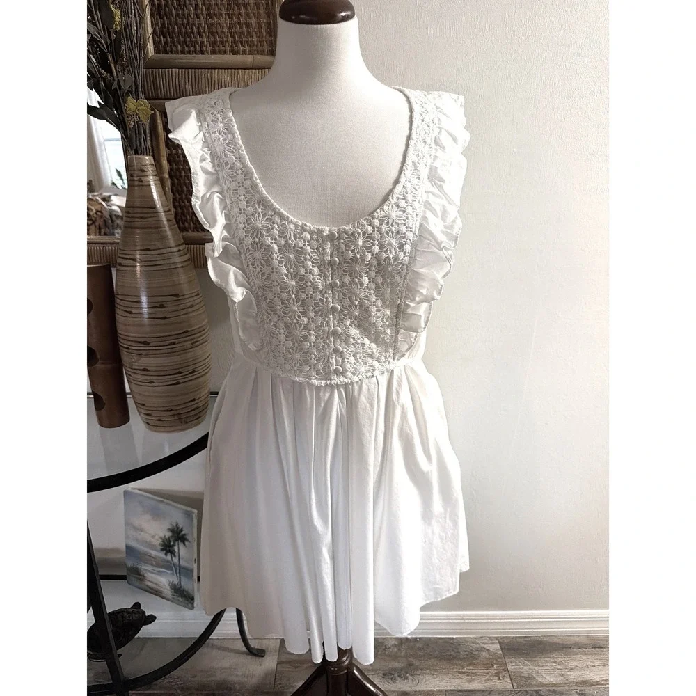 FREE PEOPLE Womens sz Large Half Moon white crochet ruffled fit & flare  pockets